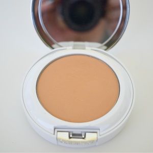 Clinique Beyond Perfecting Powder Foundation + Concealer